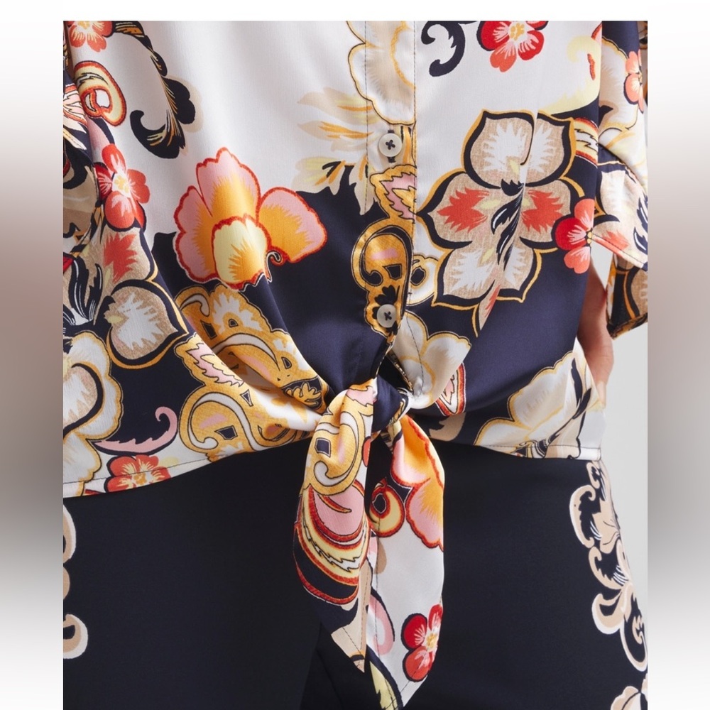 ๐ฅ๐ฅ๐ฅChicoโs Satin raffle sleeve tie front shirt blouse - Picture 3 of 10